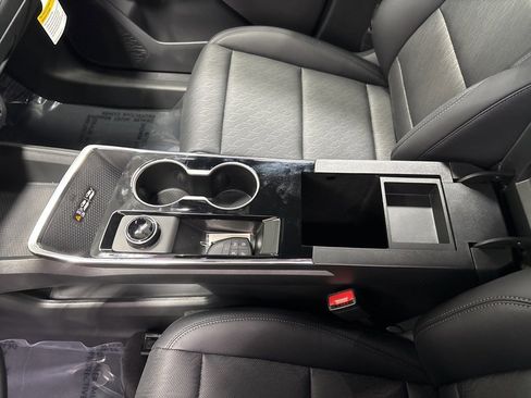 New 2026 Chevrolet Equinox LT w/ Convenience Package II image 29