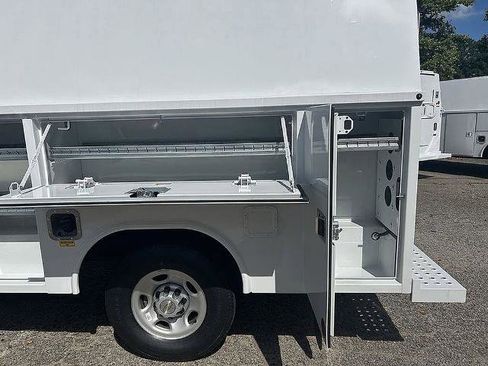 New 2025 Chevrolet Express 3500 Work Van 2D Chassis w/ Power Convenience Package image 24