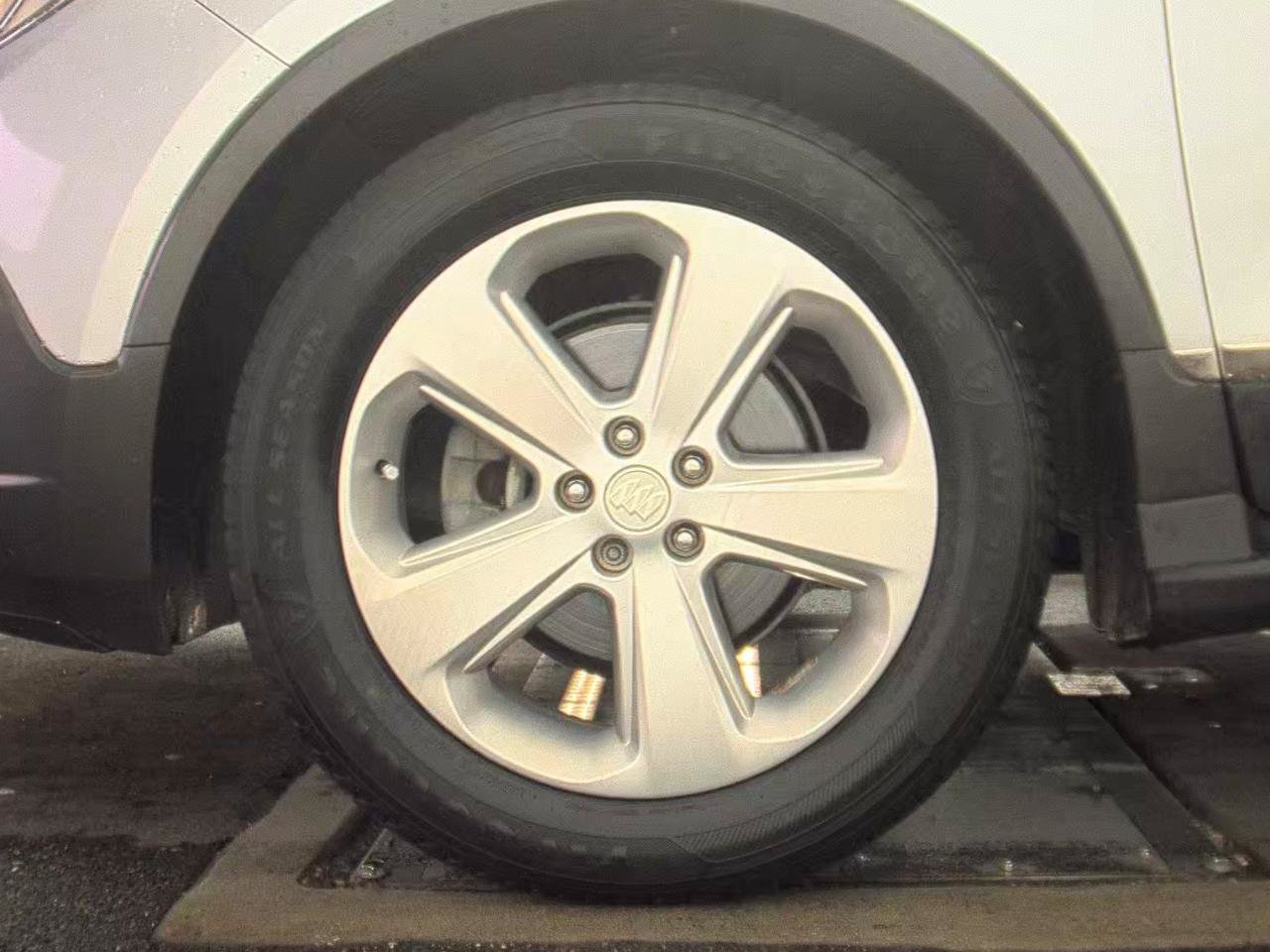 Used 2016 Buick Encore FWD image 9