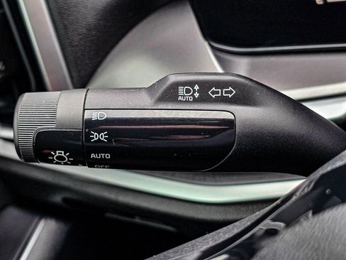 Used 2024 Kia Sorento S image 23