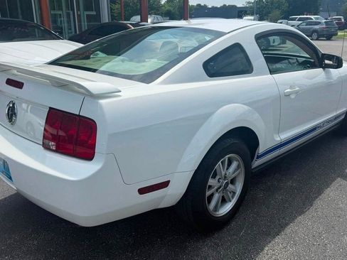 Used 2006 Ford Mustang Coupe RWD image 3