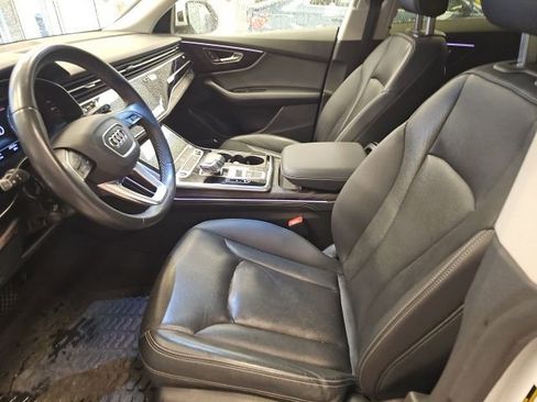 Used 2023 Audi Q8 Premium Plus w/ Premium Plus Package AWD/4WD image 3