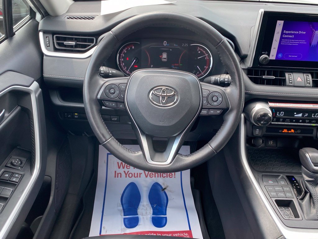 Used 2025 Toyota RAV4 XLE Premium AWD/4WD image 9