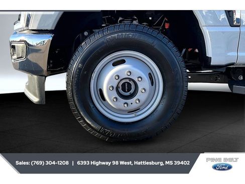 New 2026 Ford F350 XLT w/ XLT Premium Package AWD/4WD image 7