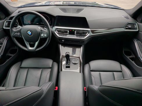 Used 2022 BMW 330i Sedan w/ Driving Assistance Package image 27