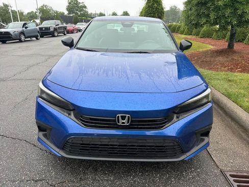 Used 2023 Honda Civic Sport image 3