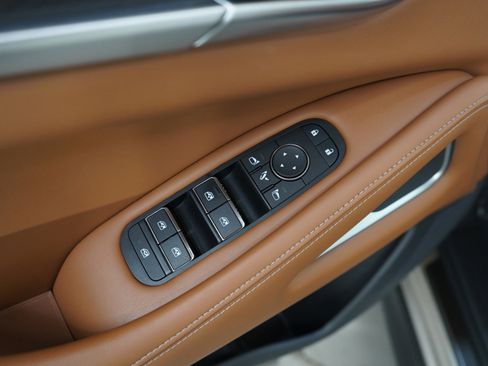 Used 2024 INFINITI QX60 Sensory image 25