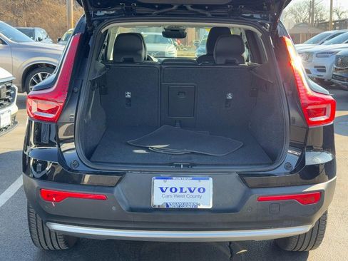 Certified 2025 Volvo XC40 B5 Core image 5