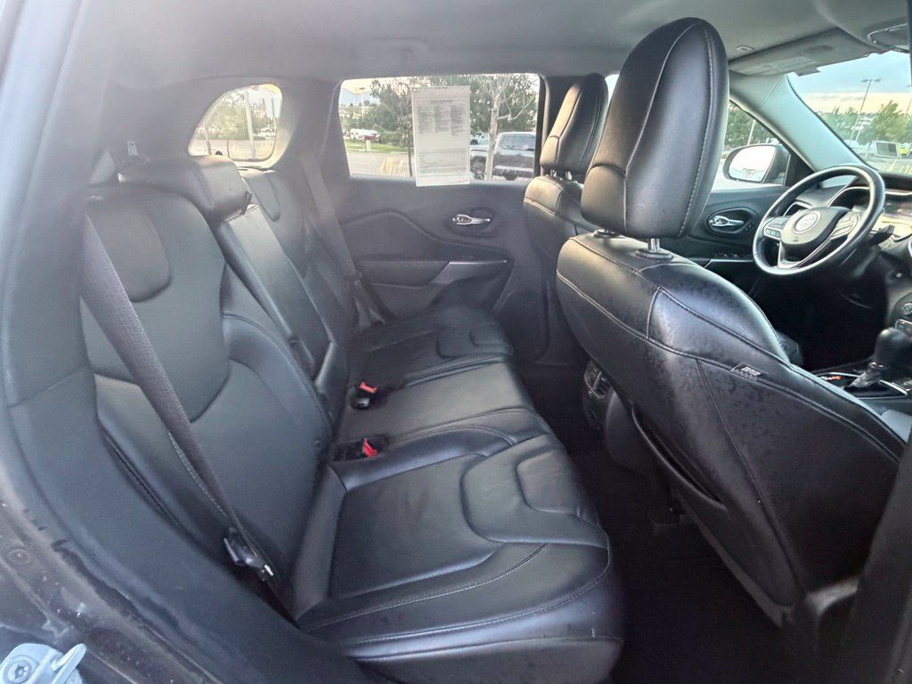 Used 2019 Jeep Cherokee Limited AWD/4WD image 29
