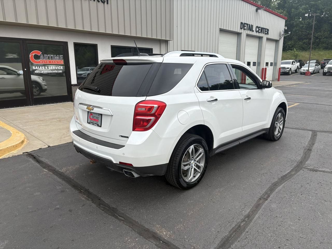 Used 2017 Chevrolet Equinox Premier w/ Enhanced Convenience Package AWD/4WD image 8