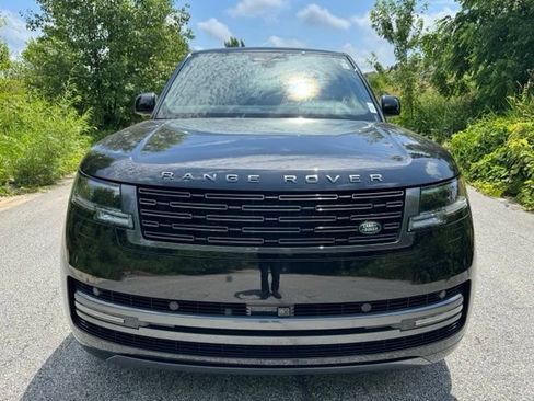 Certified 2025 Land Rover Range Rover SE AWD/4WD image 3