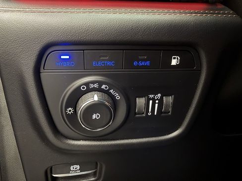 Used 2022 Jeep Grand Cherokee Summit image 20