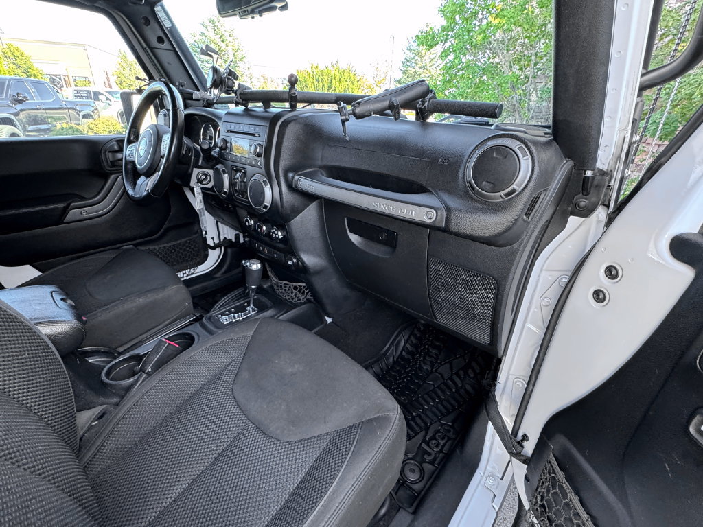 Used 2017 Jeep Wrangler Unlimited Sport AWD/4WD image 32