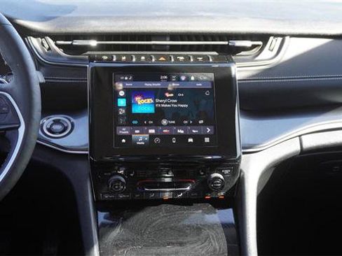 Certified 2023 Jeep Grand Cherokee Laredo w/ Luxury Tech Group I image 15