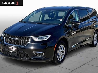 Used 2024 Chrysler Pacifica Touring-L