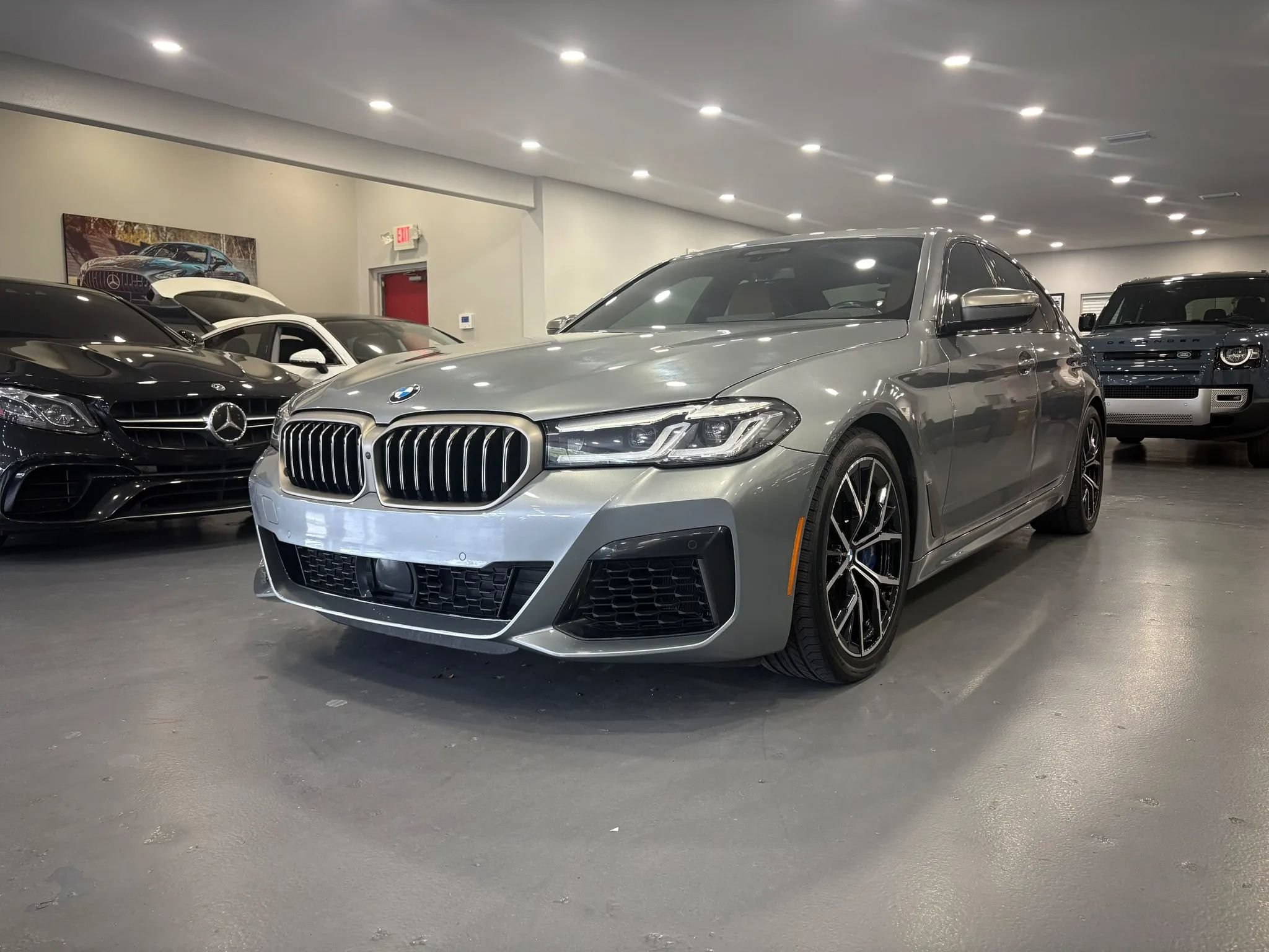 Used 2023 BMW M550i xDrive w/ Executive Package AWD/4WD image 3