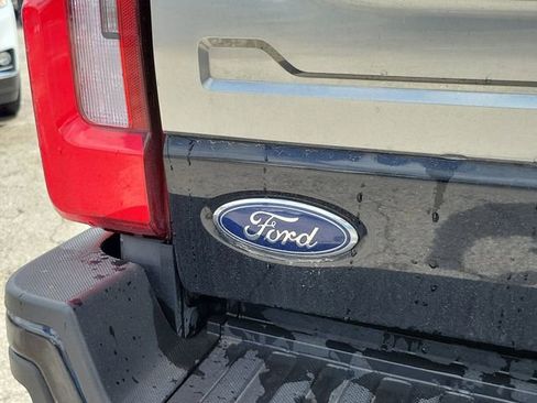 Used 2024 Ford F250 Platinum image 5