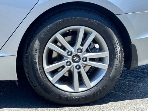 Used 2015 Hyundai Sonata SE w/ Option Group 09 FWD image 23