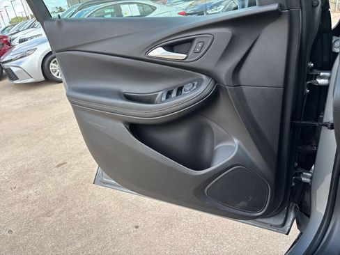 Used 2025 Buick Encore GX Preferred image 18