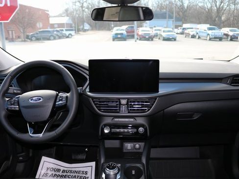 Used 2024 Ford Escape SE image 16