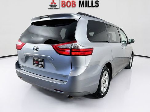 Used 2015 Toyota Sienna LE FWD image 7