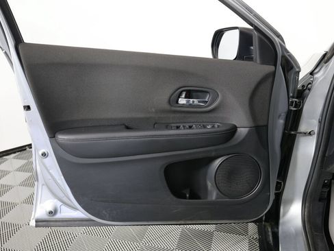 Used 2019 Honda HR-V Sport image 12