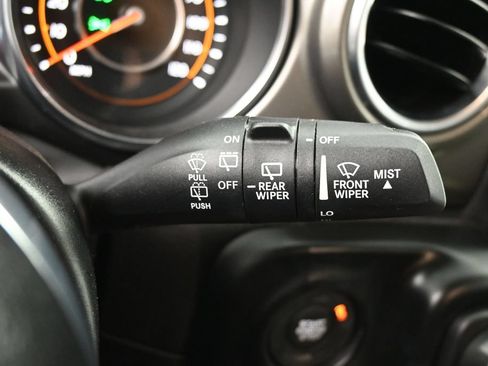 Used 2023 Jeep Wrangler Unlimited Sahara w/ Cold Weather Group AWD/4WD image 17
