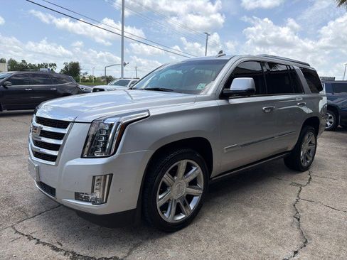 Used 2019 Cadillac Escalade Premium Luxury RWD image 10