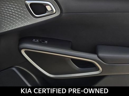 Certified 2025 Kia Soul LX w/ LX Technology Package FWD image 8