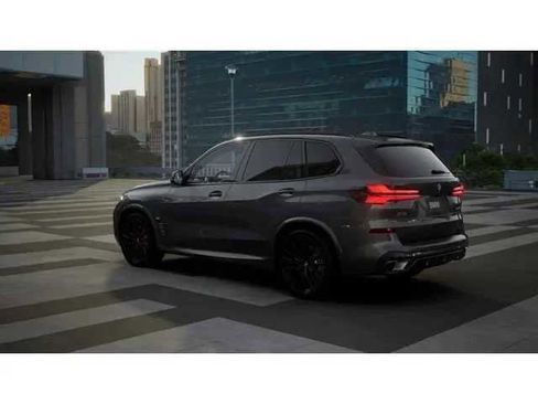 New 2026 BMW X5 sDrive40i w/ M Sport Package RWD image 2