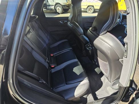 Certified 2022 Volvo XC60 B6 R-Design w/ Climate Package image 10