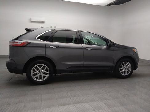Used 2024 Ford Edge SEL image 10