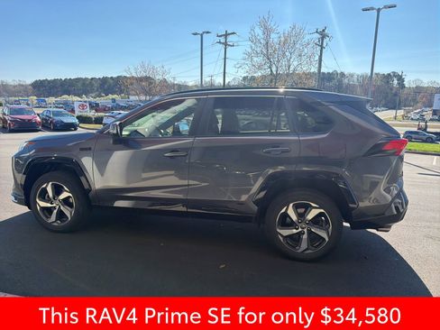 Used 2023 Toyota RAV4 SE w/ Weather & Moonroof Package image 21