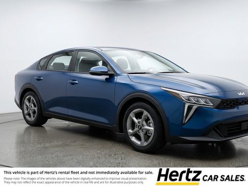 Used 2025 Kia K4 LXS image 1