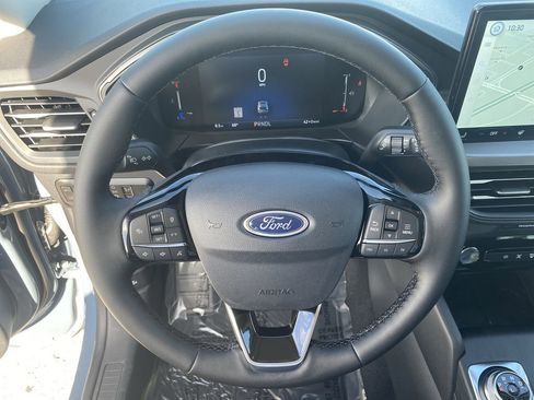 New 2026 Ford Escape SE image 32