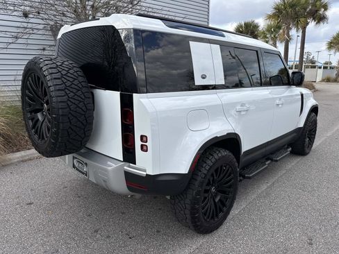 Used 2024 Land Rover Defender 110 S image 6