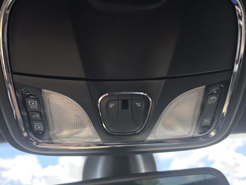 Used 2019 Jeep Cherokee High Altitude AWD/4WD image 32