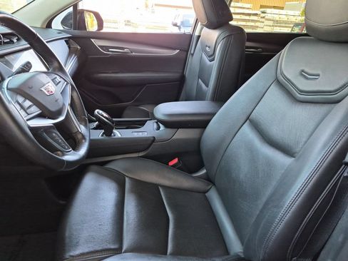 Used 2019 Cadillac XT5 Premium Luxury w/ Driver Assist Package AWD/4WD image 14