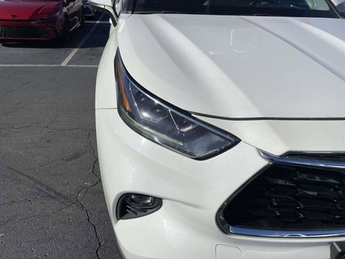 Used 2021 Toyota Highlander Platinum image 17