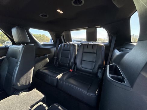 Certified 2018 Ford Explorer Limited w/ Equipment Group 301A image 27