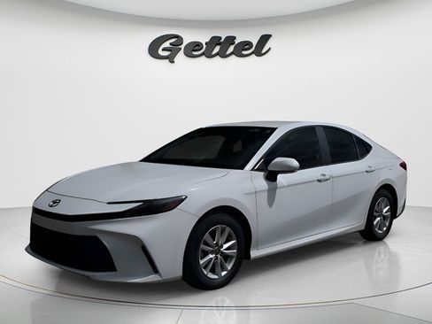 Used 2025 Toyota Camry LE FWD image 1
