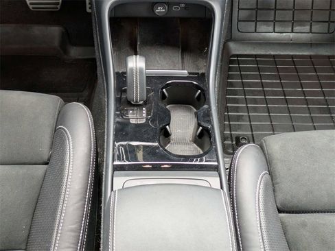 Used 2021 Volvo XC40 P8 Recharge image 20