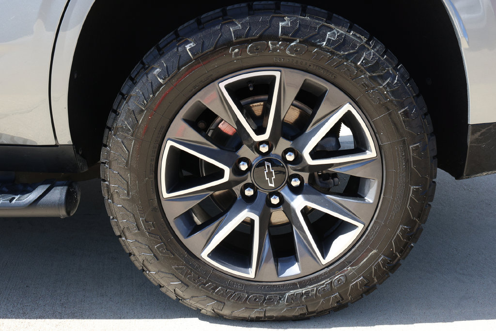 Used 2023 Chevrolet Tahoe Z71 w/ Z71 Off-Road Package AWD/4WD image 42