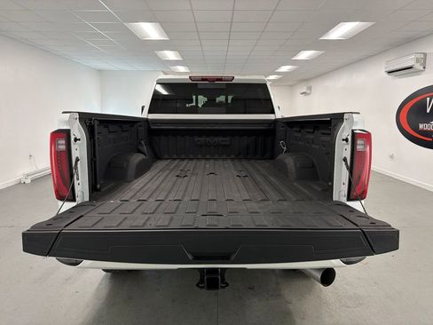 Used 2025 GMC Sierra 2500 Denali w/ Denali Reserve Package AWD/4WD image 7
