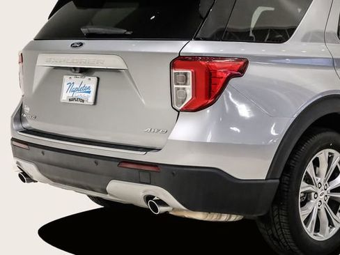 Used 2023 Ford Explorer Limited image 7