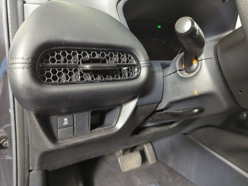 Certified 2025 Honda HR-V LX image 27