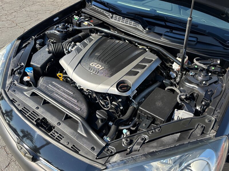 Used 2015 Hyundai Genesis 3.8 RWD image 17