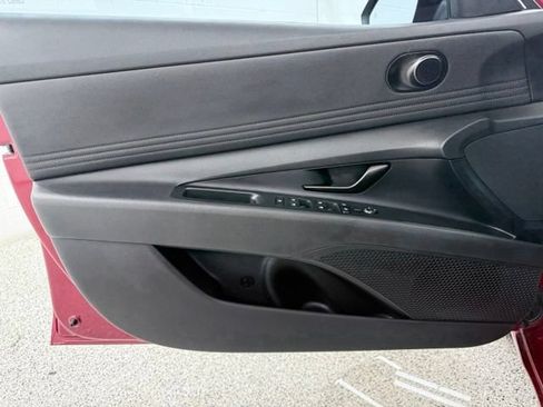Used 2025 Hyundai Elantra Sport FWD image 14