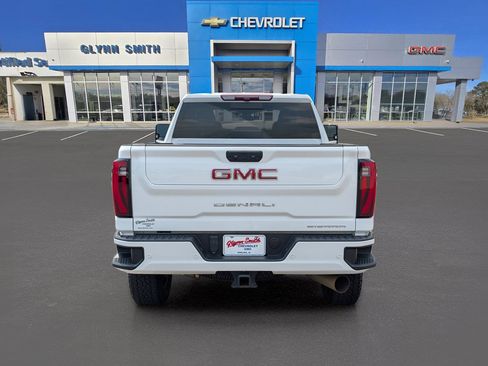 Used 2024 GMC Sierra 2500 Denali AWD/4WD image 9