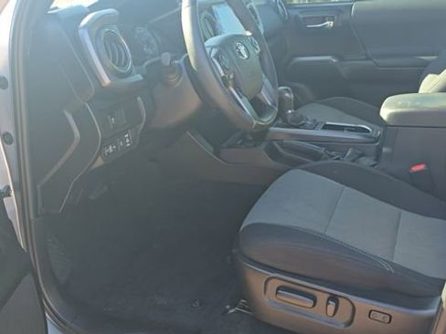 Used 2021 Toyota Tacoma TRD Off-Road image 16